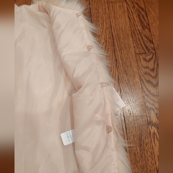 Forever 21 Girls Pink Faux Fur Vest with side pockets Sz 13/14 NWT - Picture 8 of 14